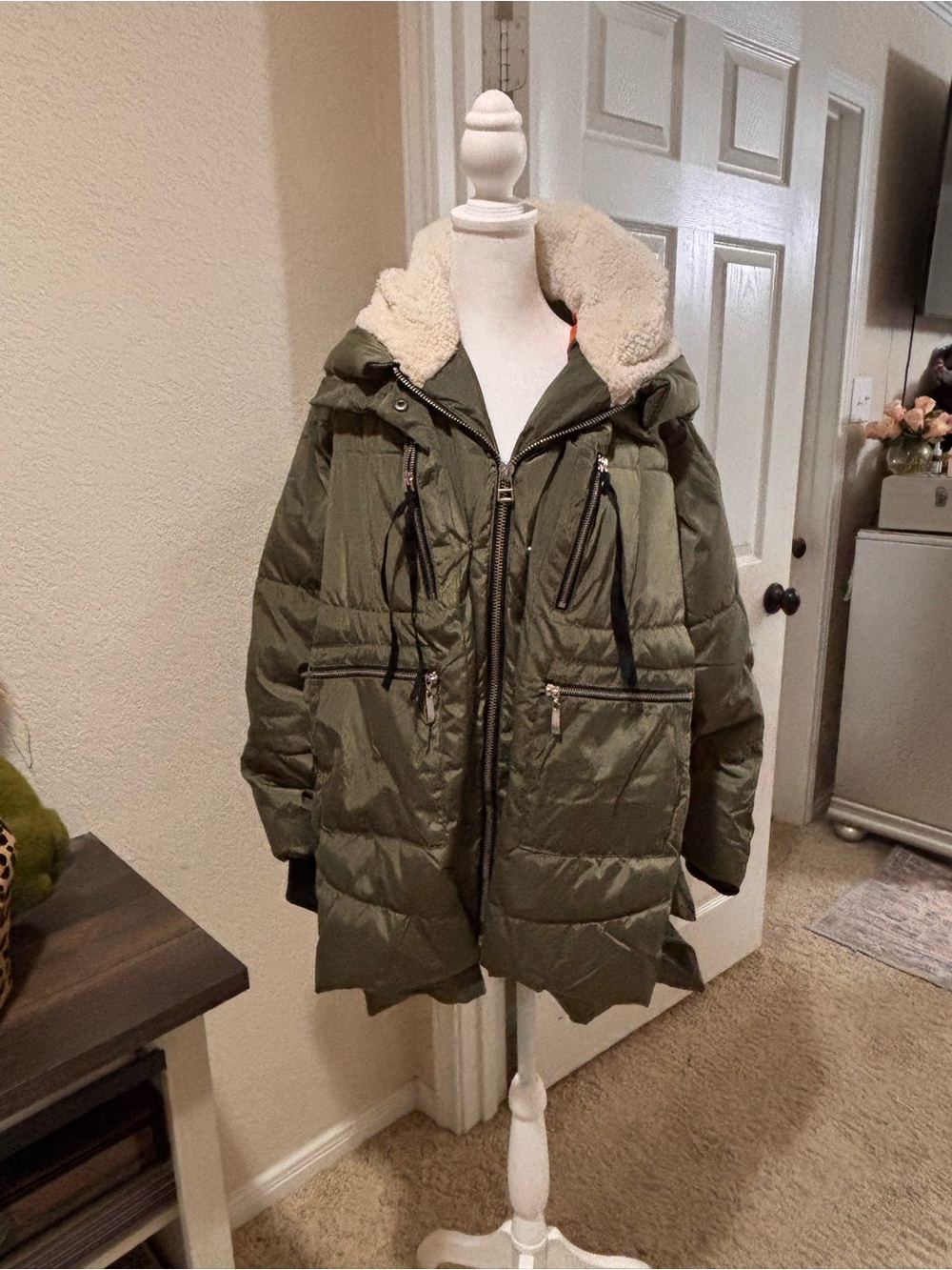 CISONO Olive Green Hooded Puffer Coat with Sherpa Trim